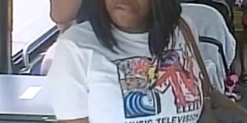 Woman wanted for suspected hate crime after pouring water on stranger at Toronto bus stop