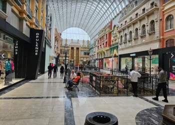 Man accused of squirting unknown substance on women at West Edmonton Mall