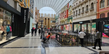 Man accused of squirting unknown substance on women at West Edmonton Mall